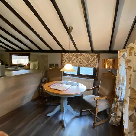 Squirrel Lodge At Owlet Hideaway - With Hot Tub, Near York Exterior photo