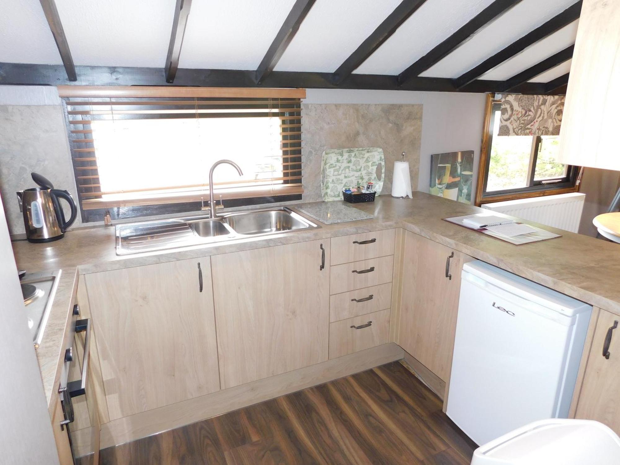 Apartamento Squirrel At Owlet Hideaway - With Hot Tub, Near